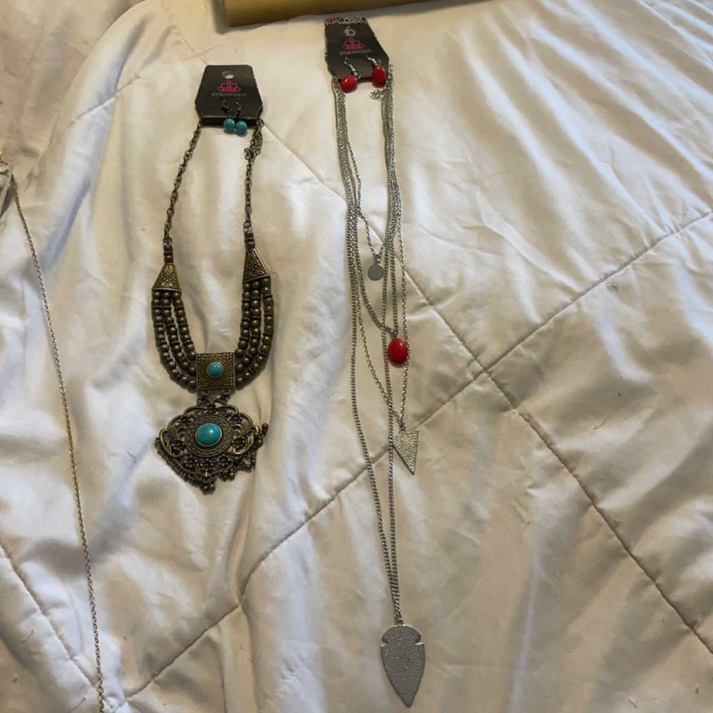 Paparazzi jewelry two sets